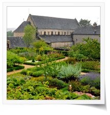 Plougastel-Loisirs dans les jardins de l'abbaye de Daoulas.